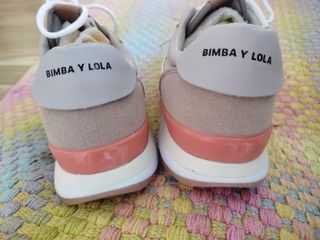 Zapatillas BIMBA Y LOLA beige y rosa