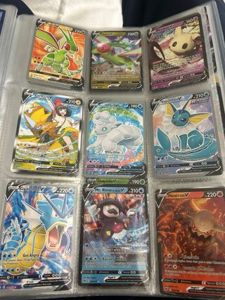 Lote de cartas Pokémon V