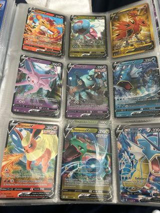 Lote de cartas Pokémon V