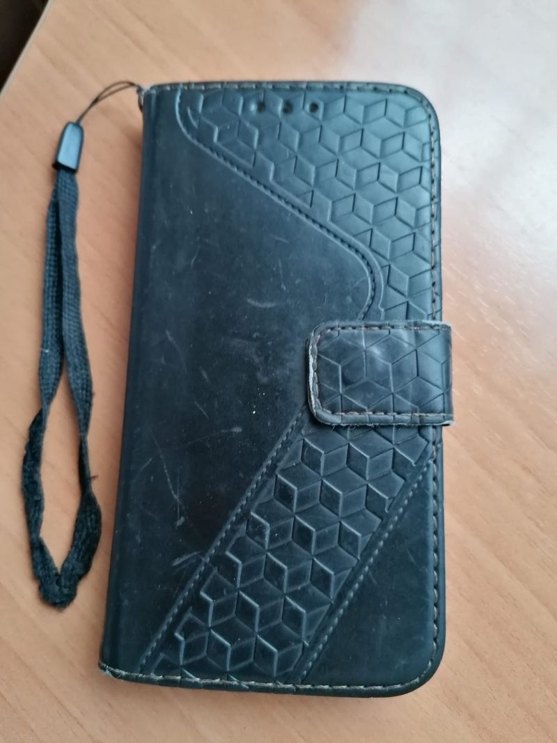 Funda iPhone SE Negra con Correa