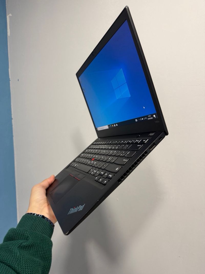 Portátil Lenovo T490s Negro/Gris afbeelding 2