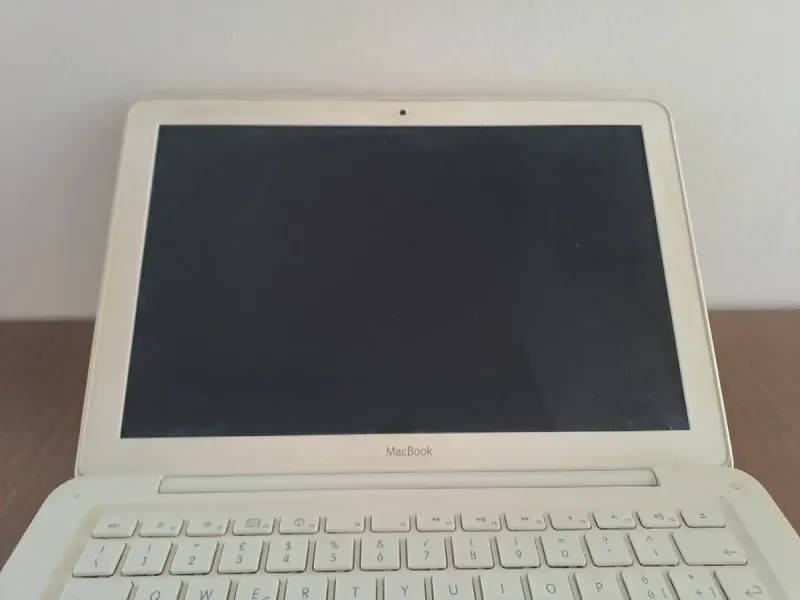 MacBook A1342 no probado afbeelding 3