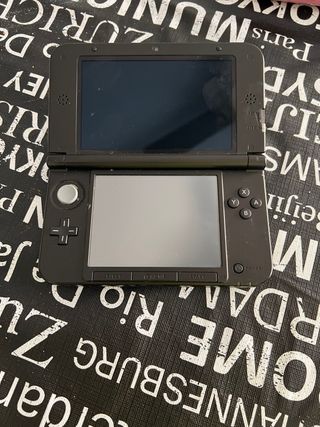 Nintendo 3DS XL Plata + Juegos y Accesorios