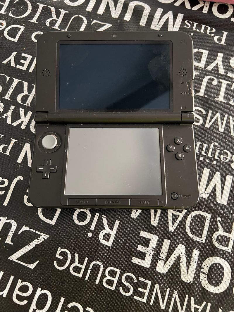 Nintendo 3DS XL Plata + Juegos y Accesorios afbeelding 2