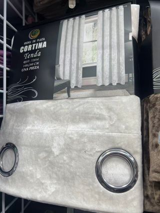 Cortinas de terciopelo rojo forradas