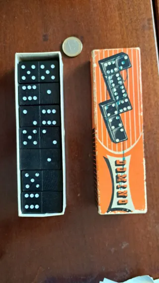 Antico gioco Domino con scatola