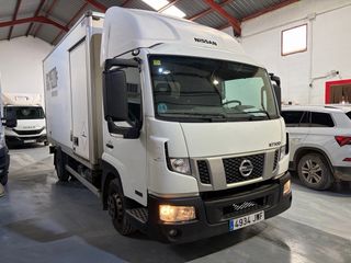 Nissan NT500 2017 pegatina C