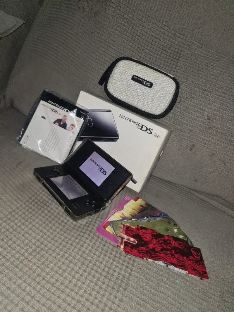 Nintendo DS Lite + Accesorios afbeelding 2
