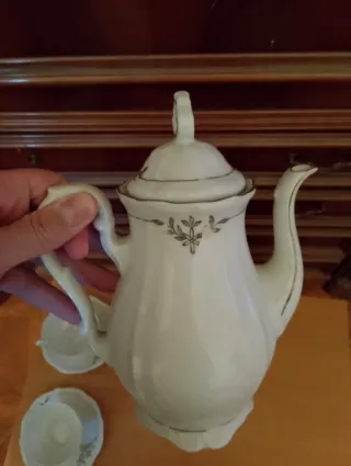 Set da Caffè e Tè in Porcellana.