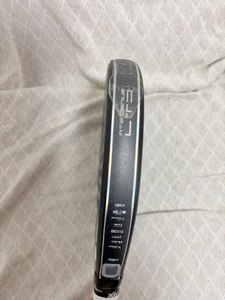 Pala de pádel NOX at2 genus limited edition tapia