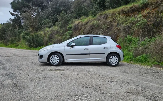 Peugeot 207 VTi Confort 2009