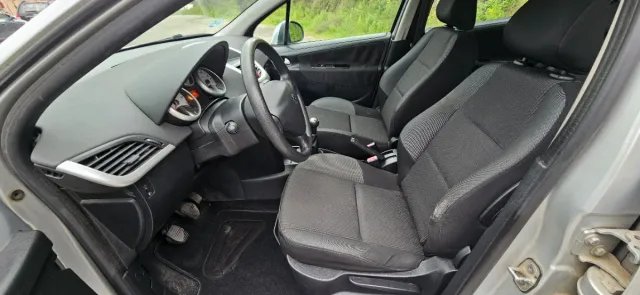 Peugeot 207 VTi Confort 2009
