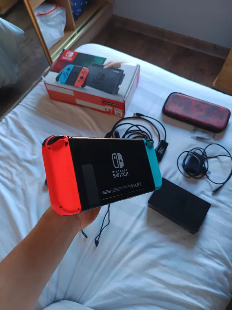 Nintendo Switch Azul/Rojo + Accesorios afbeelding 4