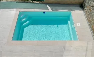 Piscinas de Poliéster Blancas