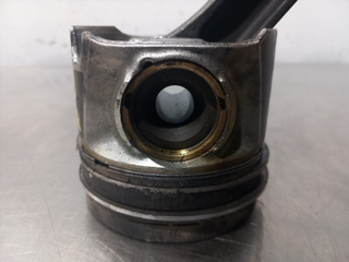 PISTON MERCEDES-BENZ SPRINTER II JAMES COOK (906)