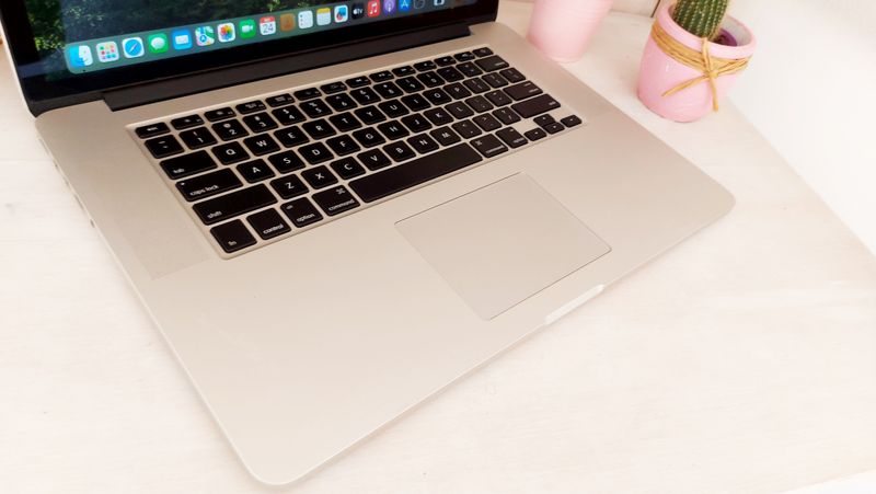 Apple MacBook Pro 15 i7 2.0 GHz SSD 256GB Portatil afbeelding 9
