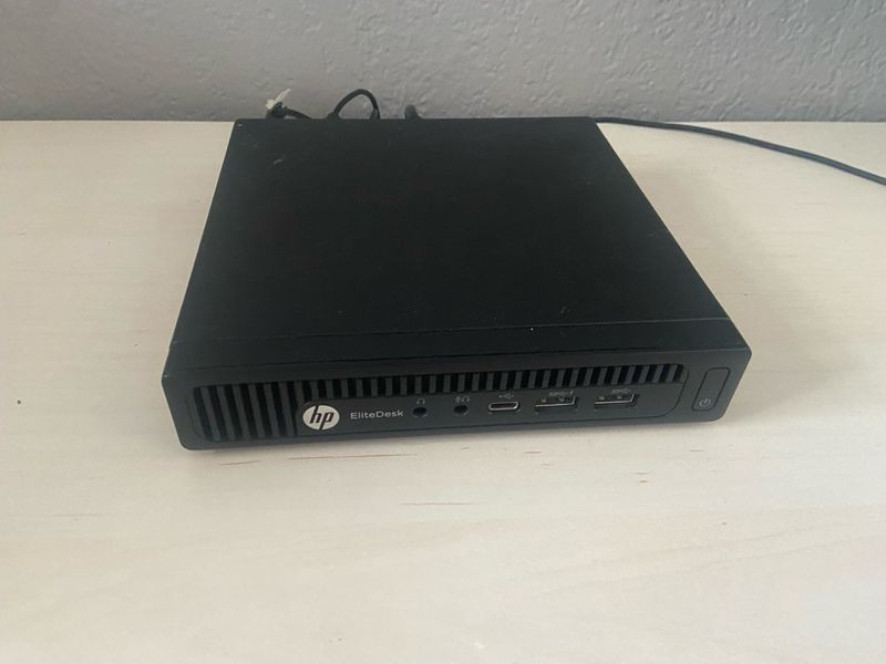Mini PC HP + monitor y periféricos afbeelding 2