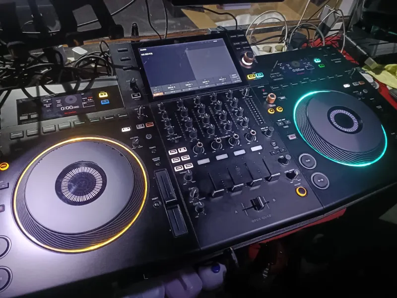 Controladora DJ Pioneer Opus Quad