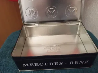 Caja Metálica Oficial Mercedes Benz
