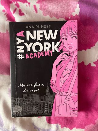 ¡Un año fuera de casa! (Serie New York Academy 1)