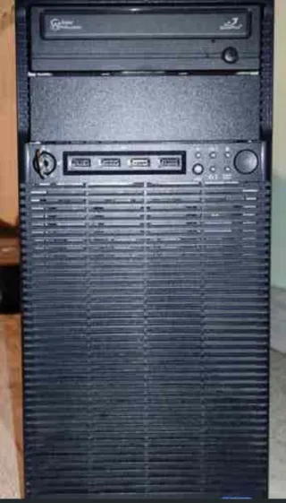 Servidor HP ProLiant ML110 G7