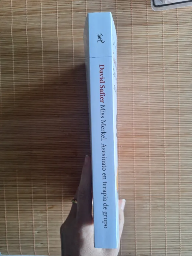 Miss Merkel. Asesinato en terapia de grupo