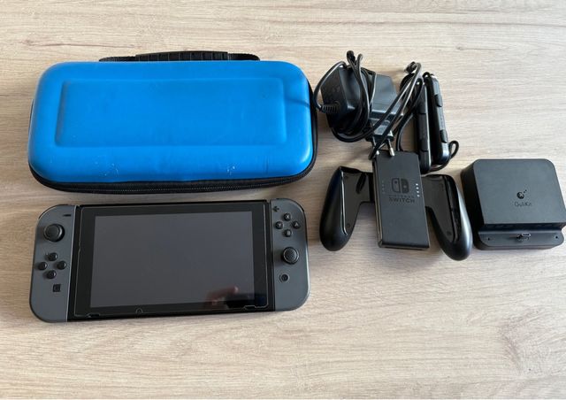 Nintendo Switch + Accesorios