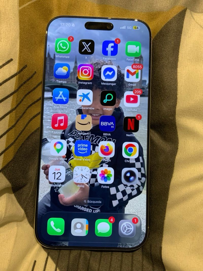 iPhone 16 Pro Max 512GB +crista y cable y funda afbeelding 7