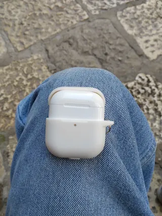 AirPods Apple bianchi
