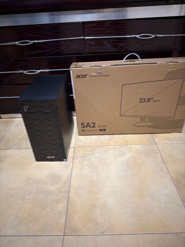 Ordenador ASUS + Monitor Acer 24”+ teclado y ratón