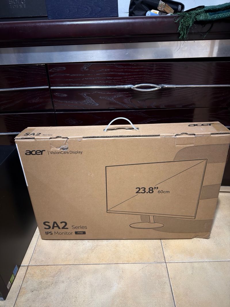 Ordenador ASUS + Monitor Acer 24”+ teclado y ratón afbeelding 2