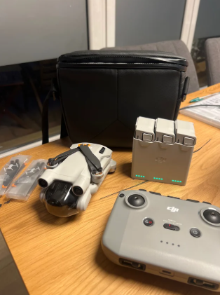 DJI Mini 3 Fly More Combo - Como Nuevo afbeelding 2