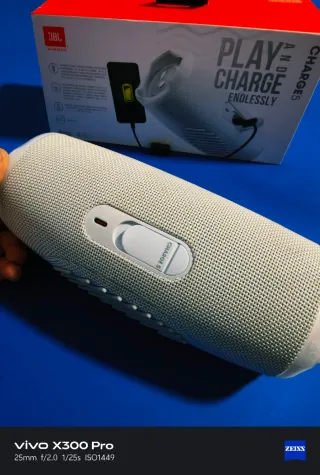 ALTAVOZ JBL CHARGUE 5 IMPECABLE CON SU CAJA.