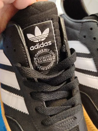 Zapatillas Adidas Negras y Blancas Samba