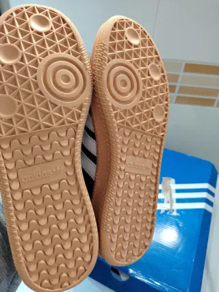 Zapatillas Adidas Negras y Blancas Samba