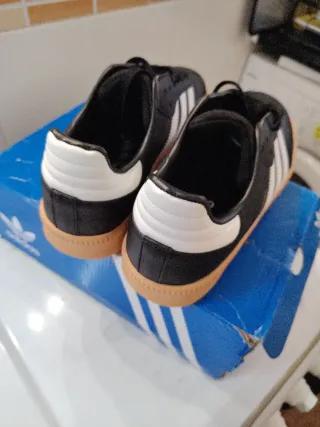 Zapatillas Adidas Negras y Blancas Samba