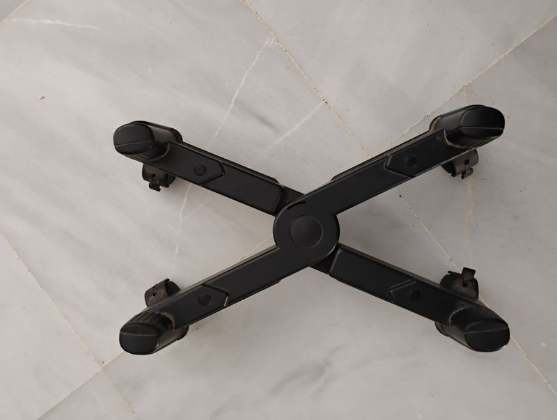 Soporte para PC con ruedas afbeelding 2