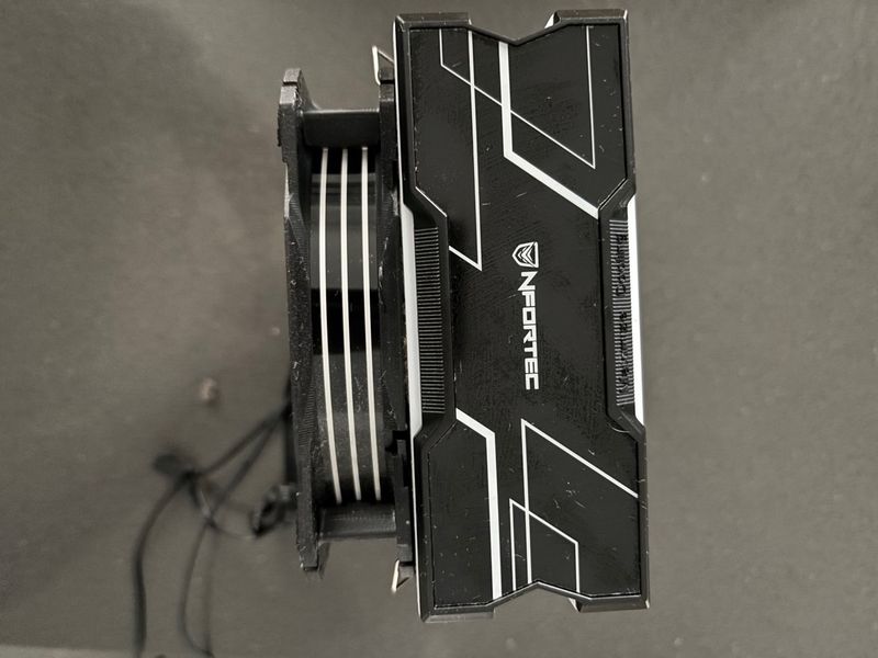 (PRECIO NEGOCIABLE)Disipador CPU Nfortec RGB