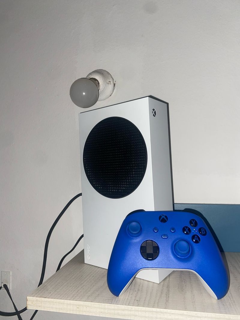 Xbox Series S + Mando Azul