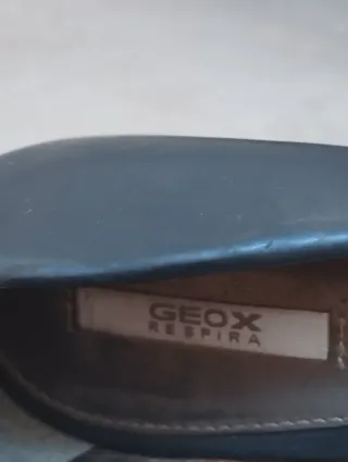 Décolleté Geox grigio scuro con fiocco