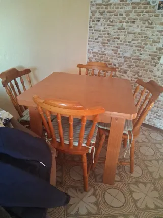 Comedor de pino mazizo