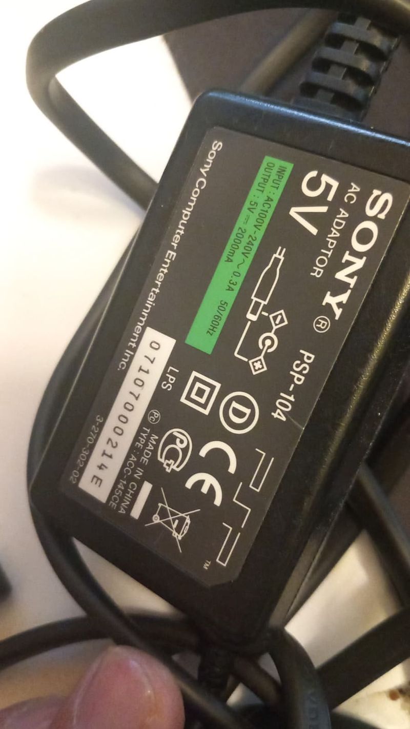 Adaptador AC para PSP + Funda PSP