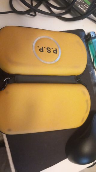 Adaptador AC para PSP + Funda PSP