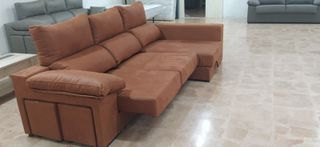 Sofá ChaiseLongue EXTRAIBLE CON ARCON Y 2POUFF280