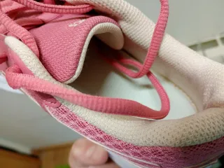 Zapatillas Asics fucsia 1012A908 Negociables