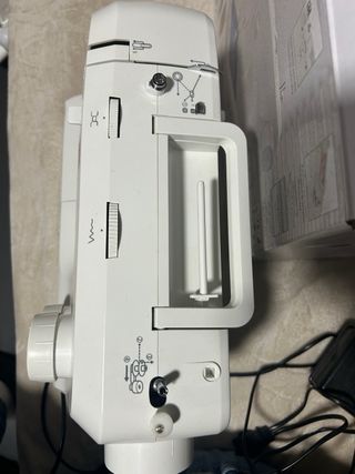 Máquina de coser SilverCrest 33 puntadas