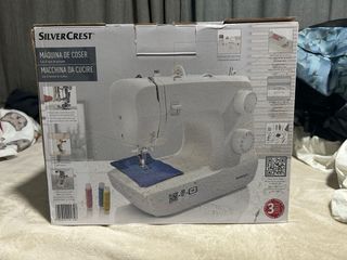 Máquina de coser SilverCrest 33 puntadas