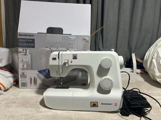 Máquina de coser SilverCrest 33 puntadas
