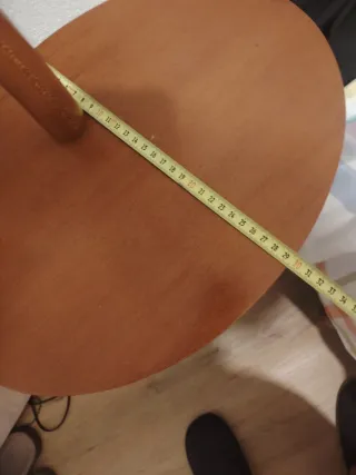 Lámpara de pie con mesa auxiliar