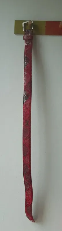 Cintura in pelle rossa pitone
